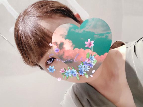 月の真珠-五反田-に在籍する大山りえの自撮り写真