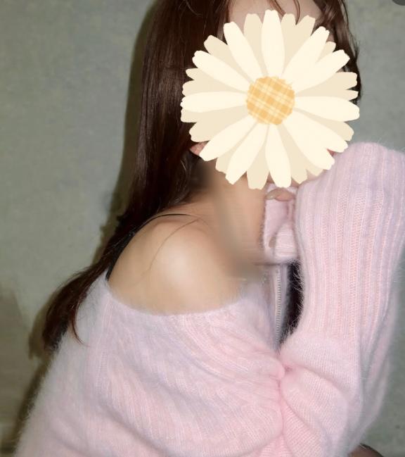 月の真珠-五反田-に在籍する内田あおの自撮り写真